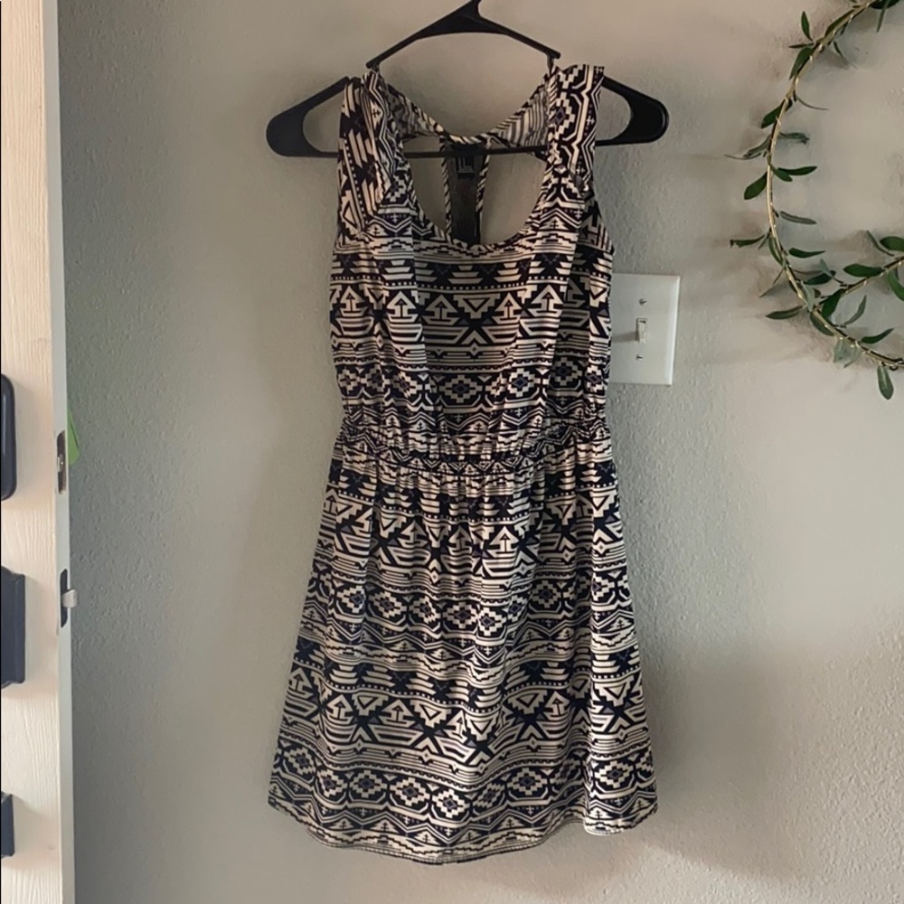 Black, white, and grey mid-thigh length dress 🖤🤍